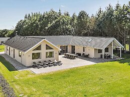 Spacious Holiday Home in Glesborg near Ocean