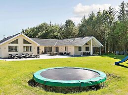 Spacious Holiday Home in Glesborg near Ocean