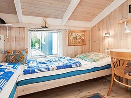 Cozy Holiday Home in Allingåbro near Beach