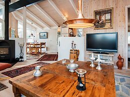Cozy Holiday Home in Allingåbro near Beach