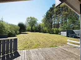 Cozy Holiday Home in Allingåbro near Beach