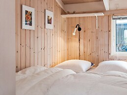 Cozy Holiday Home in Allingåbro near Beach