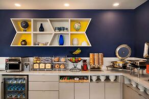 Microtel Inn & Suites by Wyndham Aurora