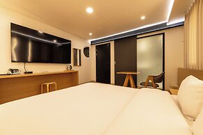 H Avenue Chuncheon