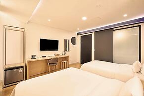 H Avenue Chuncheon