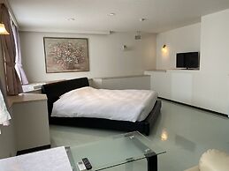 Lake&Forest Flower Villa Hotel