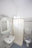 Louiza Hotel