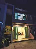 Pon House