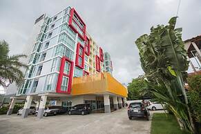 Backpacker Street Airport Place