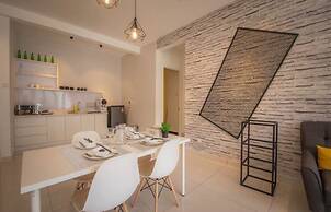 Arte S 3 Bedrooms Condo