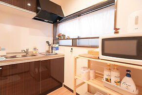 Tsurumibashi House