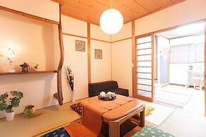 Tsurumibashi House