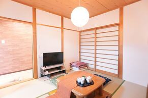 Tsurumibashi House