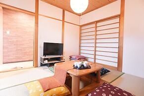 Tsurumibashi House