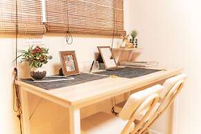 Tsurumibashi House
