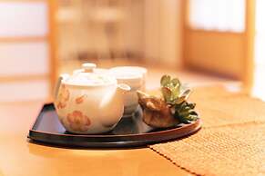 Tsurumibashi House