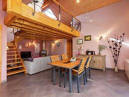 La Roche Cozy Forest Escape