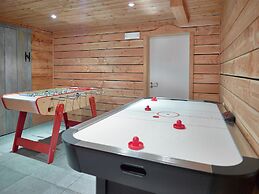 Luxurious Holiday Home in Stoumont With Pool & Bar