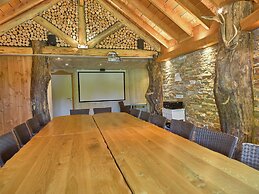 Luxurious Holiday Home in Stoumont With Pool & Bar