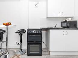 Simplistic Apartment in Croydon near Wandle Park