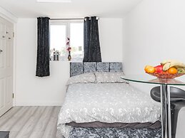 Simplistic Apartment in Croydon near Wandle Park