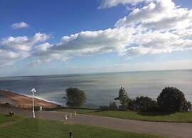 Apartment in Folkestone Near Sandgate Beach