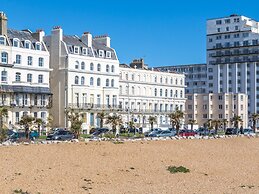 Apartment in Folkestone Near Sandgate Beach
