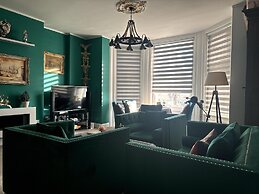 Apartment in Folkestone Near Sandgate Beach