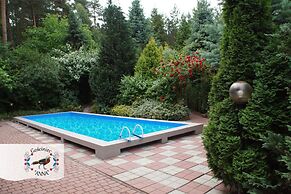 Lavish Holiday Home With Private Pool
