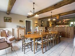 Bievre Forest-edge Retreat