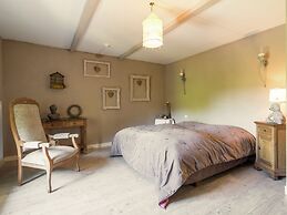 Bievre Forest-edge Retreat