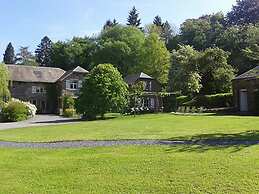 Bievre Forest-edge Retreat