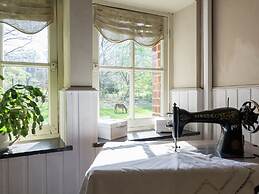 Bievre Forest-edge Retreat