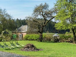 Bievre Forest-edge Retreat