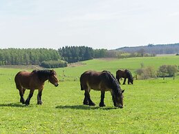 Bievre Forest-edge Retreat