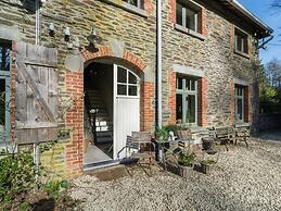 Bievre Forest-edge Retreat