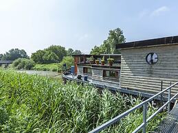 Boat Getaway Near Lake