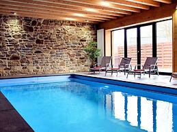 Walk Luxury Stay With Pool