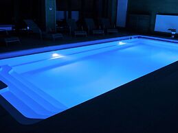 Walk Luxury Stay With Pool