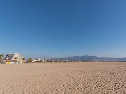 Holiday Apartment in a Complex near Sea
