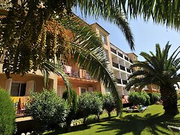 Holiday Apartment in a Complex near Sea