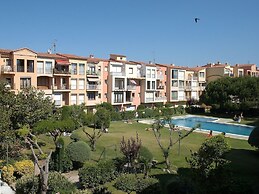 Holiday Apartment in a Complex near Sea
