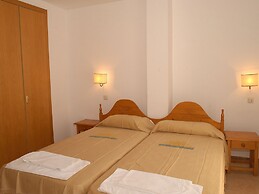 Holiday Apartment in a Complex near Sea