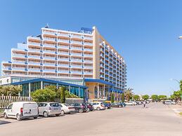 Holiday Apartment in a Complex near Sea