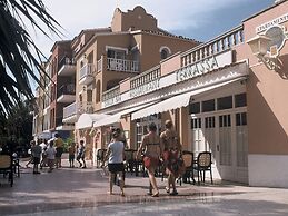 Holiday Apartment in a Complex near Sea