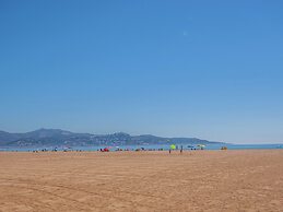 Holiday Apartment in a Complex near Sea
