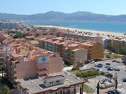 Holiday Apartment in a Complex near Sea