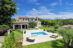 Villa in Baderna With Private Pool