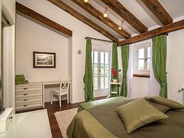 Villa in Baderna With Private Pool