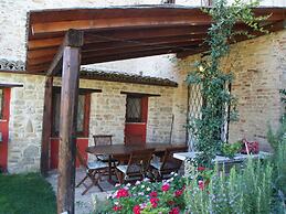 Belvilla by OYO Spacious Villa in Treia With Pool